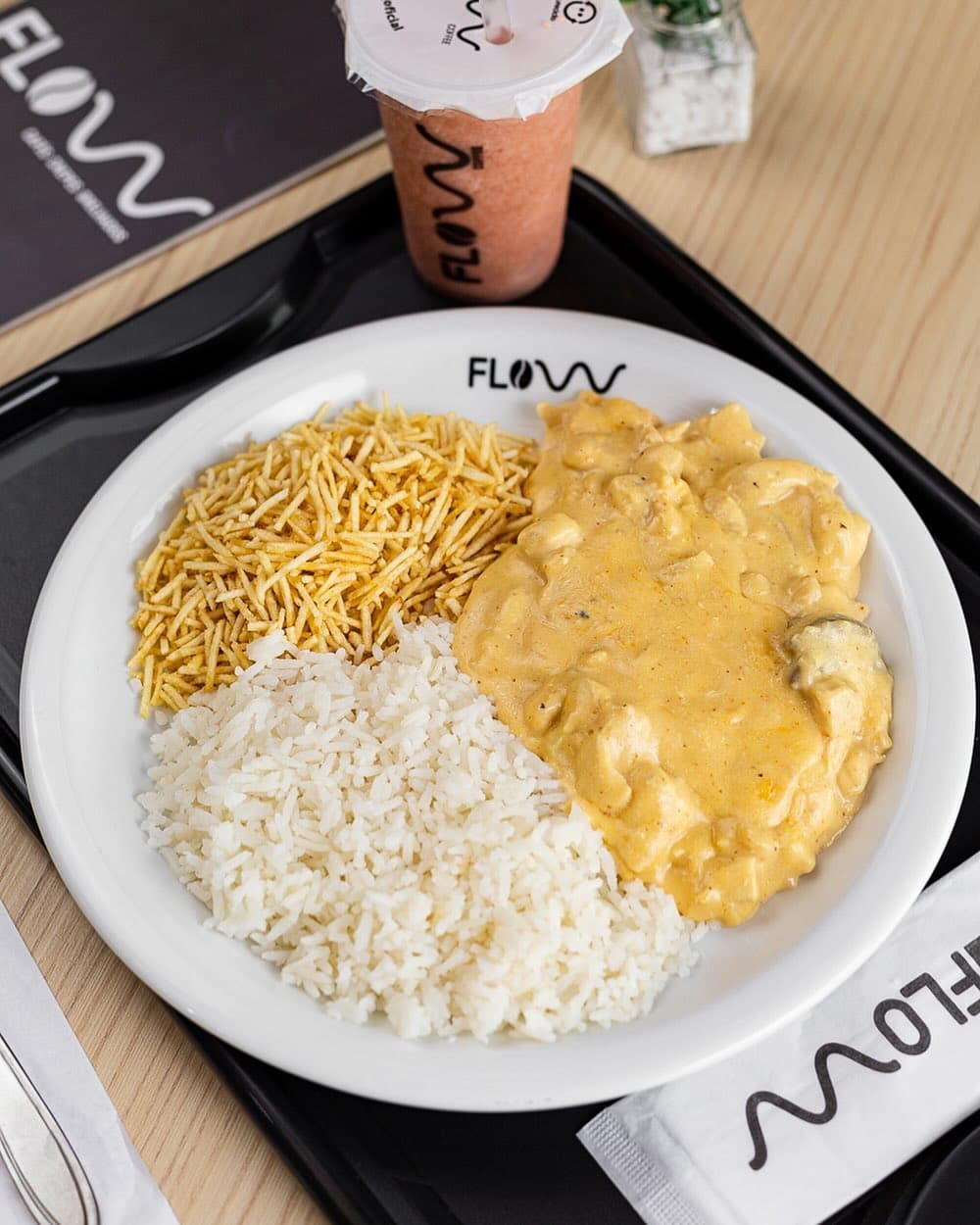 2 Strogonoffs de Frango pelo preço de 1!