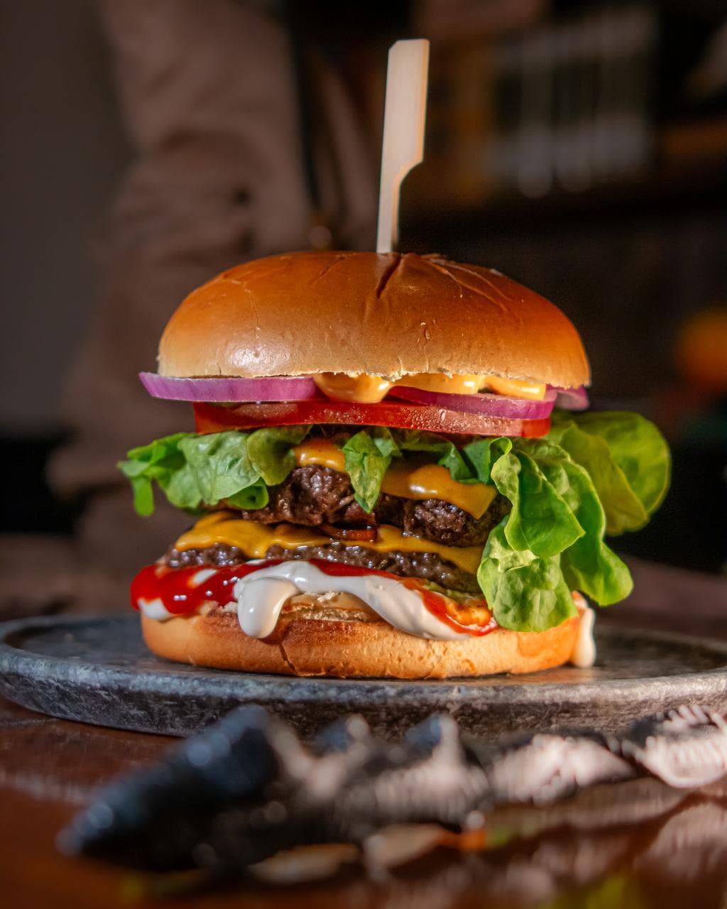 Na compra de um burger, seu acompanhante ganha outro de igual ou menor valor! · foto 2 de 3